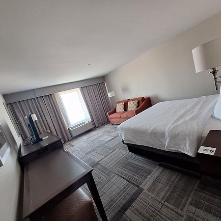 Hampton Inn & Suites Артезія Екстер'єр фото