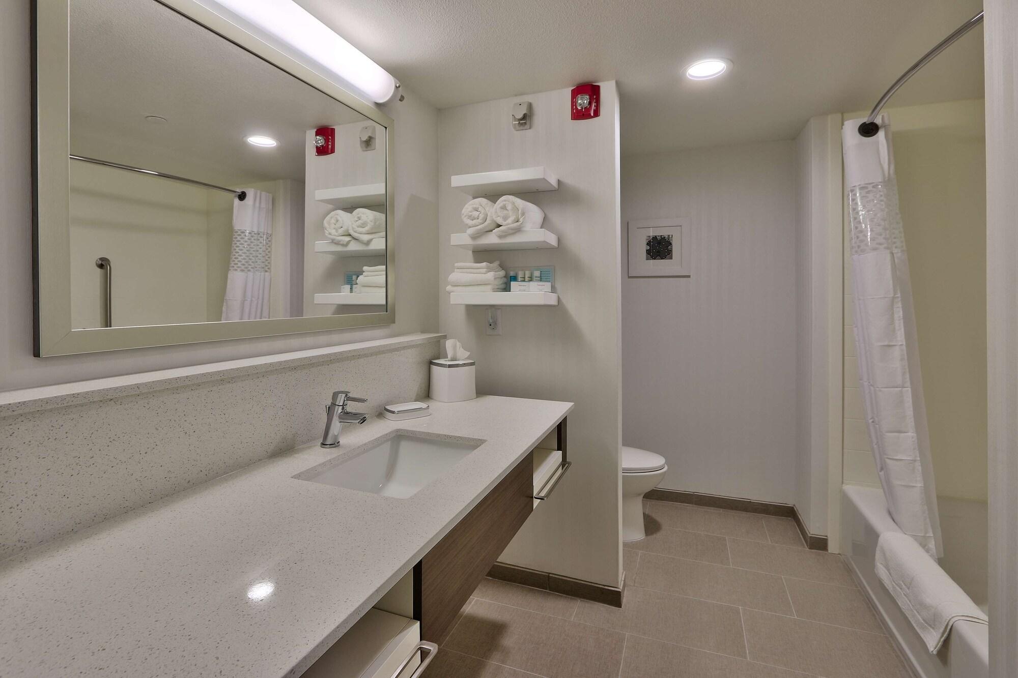 Hampton Inn & Suites Артезія Екстер'єр фото