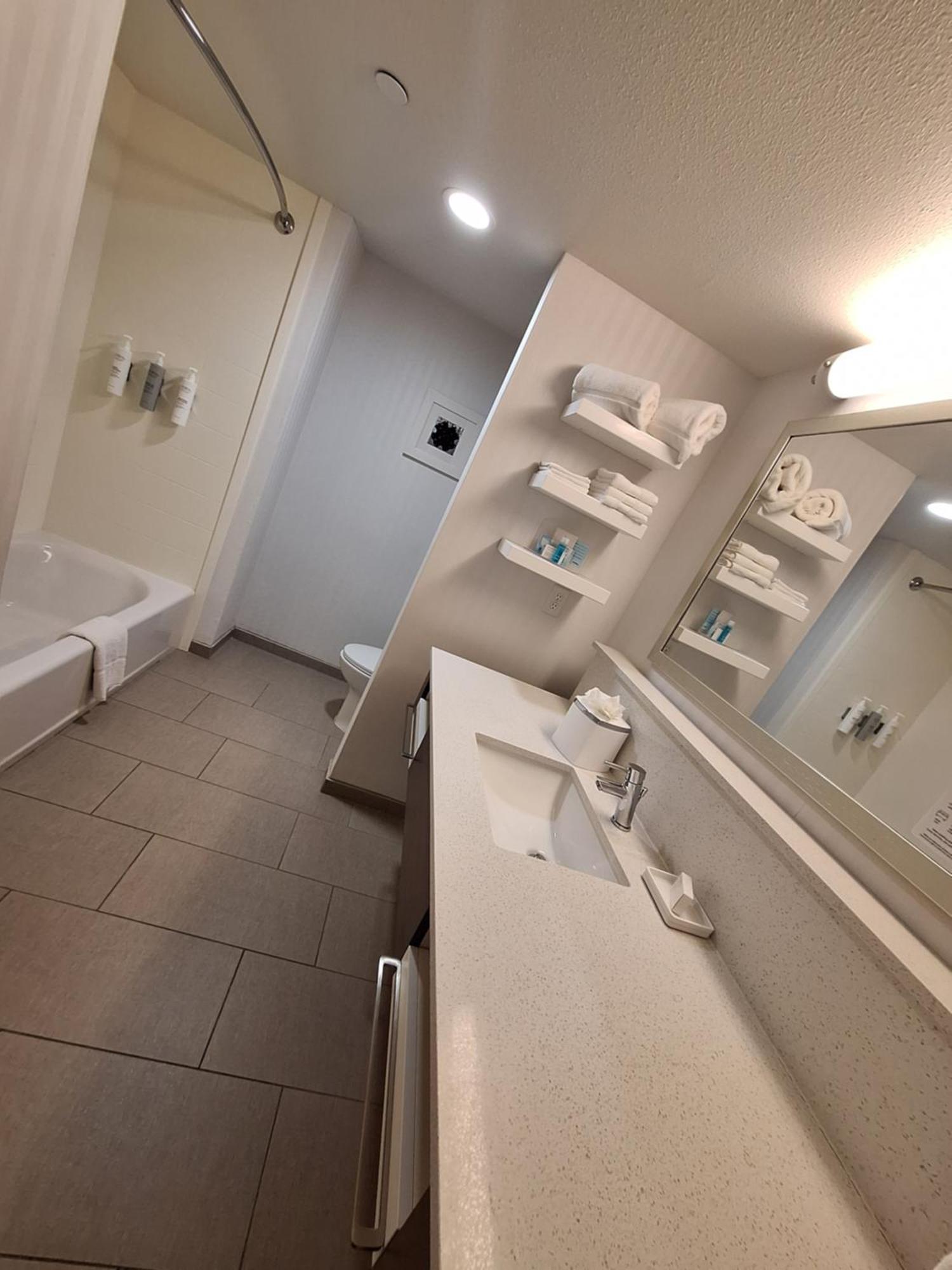 Hampton Inn & Suites Артезія Екстер'єр фото